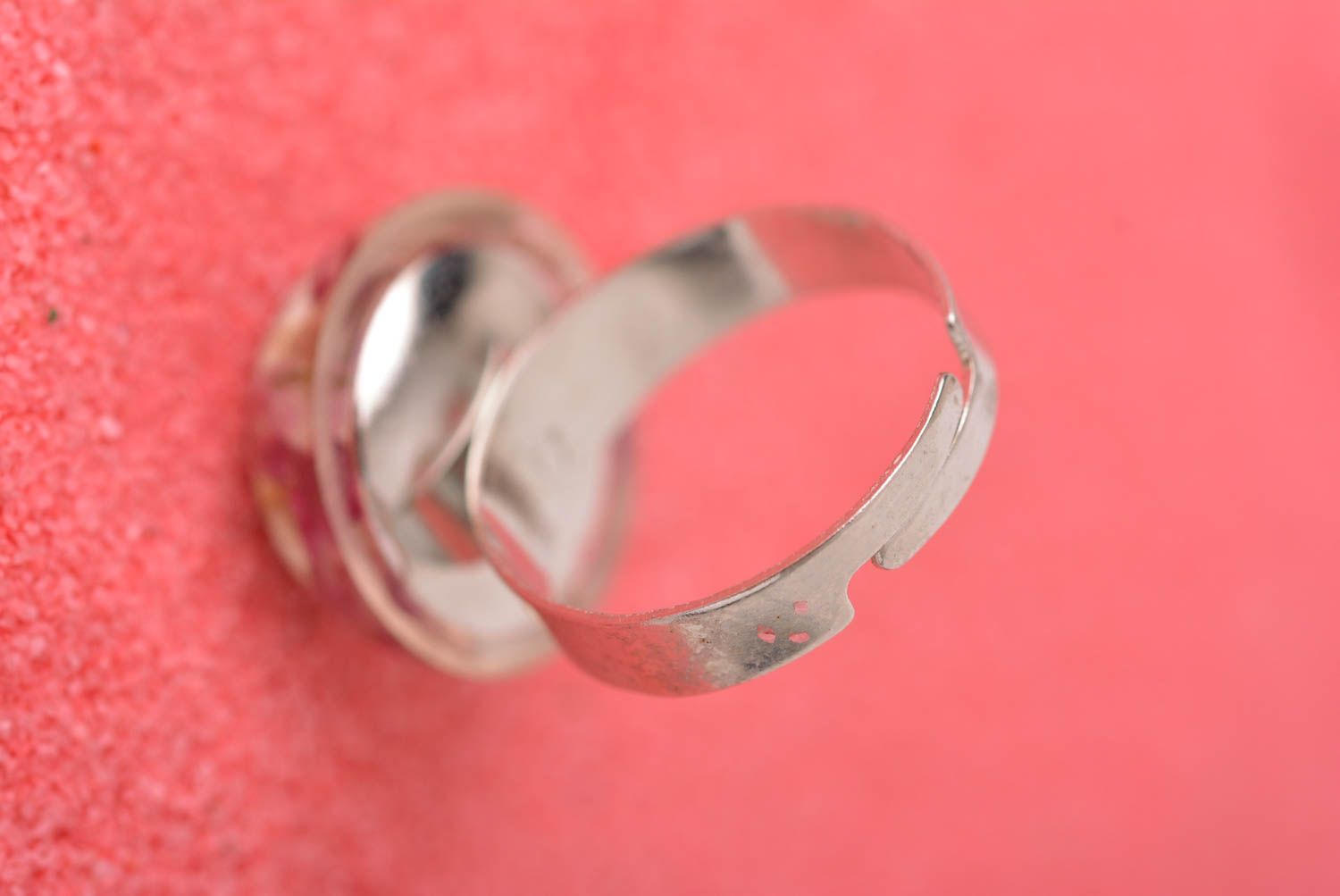 Кольцо ручной работы кольцо из эпоксидной смолы женское кольцо с цветком фото 4