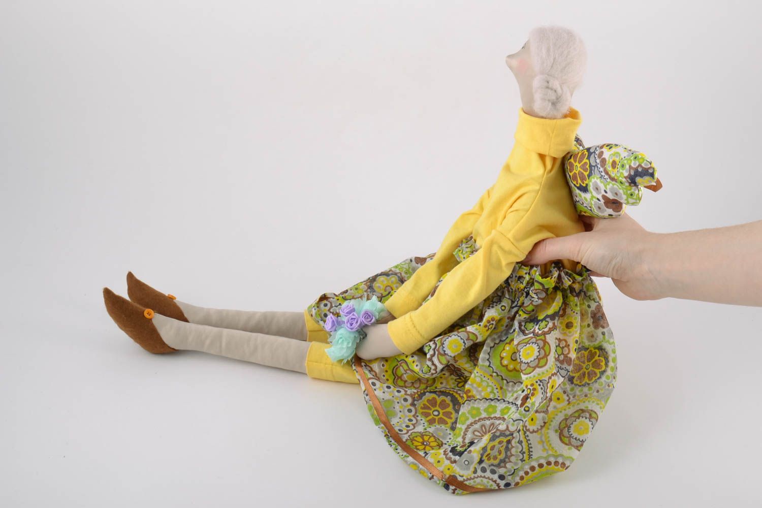 Wunderschöne künstlerische Designer Puppe für Interieur und Kinder aus Lein und Hollow Fiber foto 2