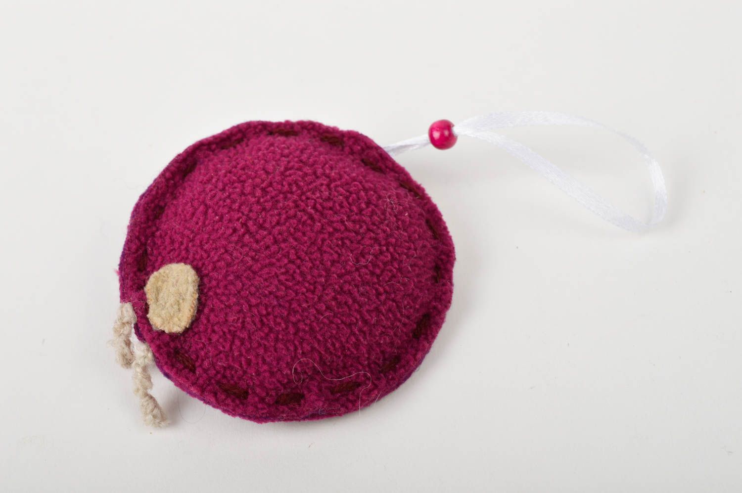 Брелок для ключей подарок ручной работы брелок-игрушка овечка фиолетовая фото 5