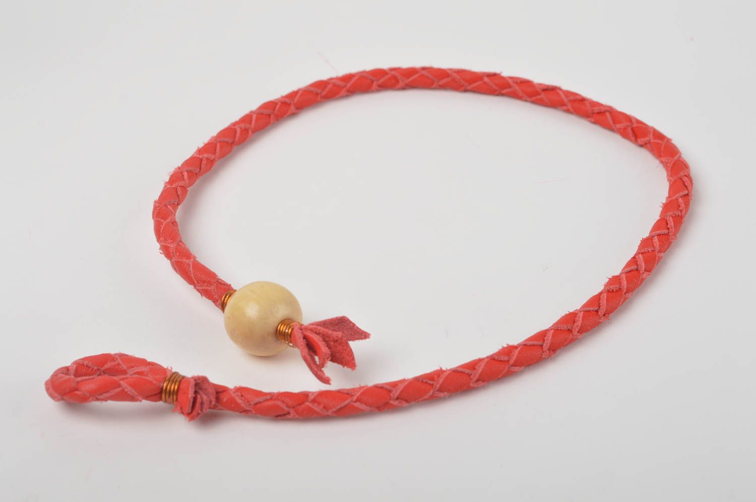 Bracelet cuir naturel Bijoux fait main rouge design casual Accessoire femme photo 5