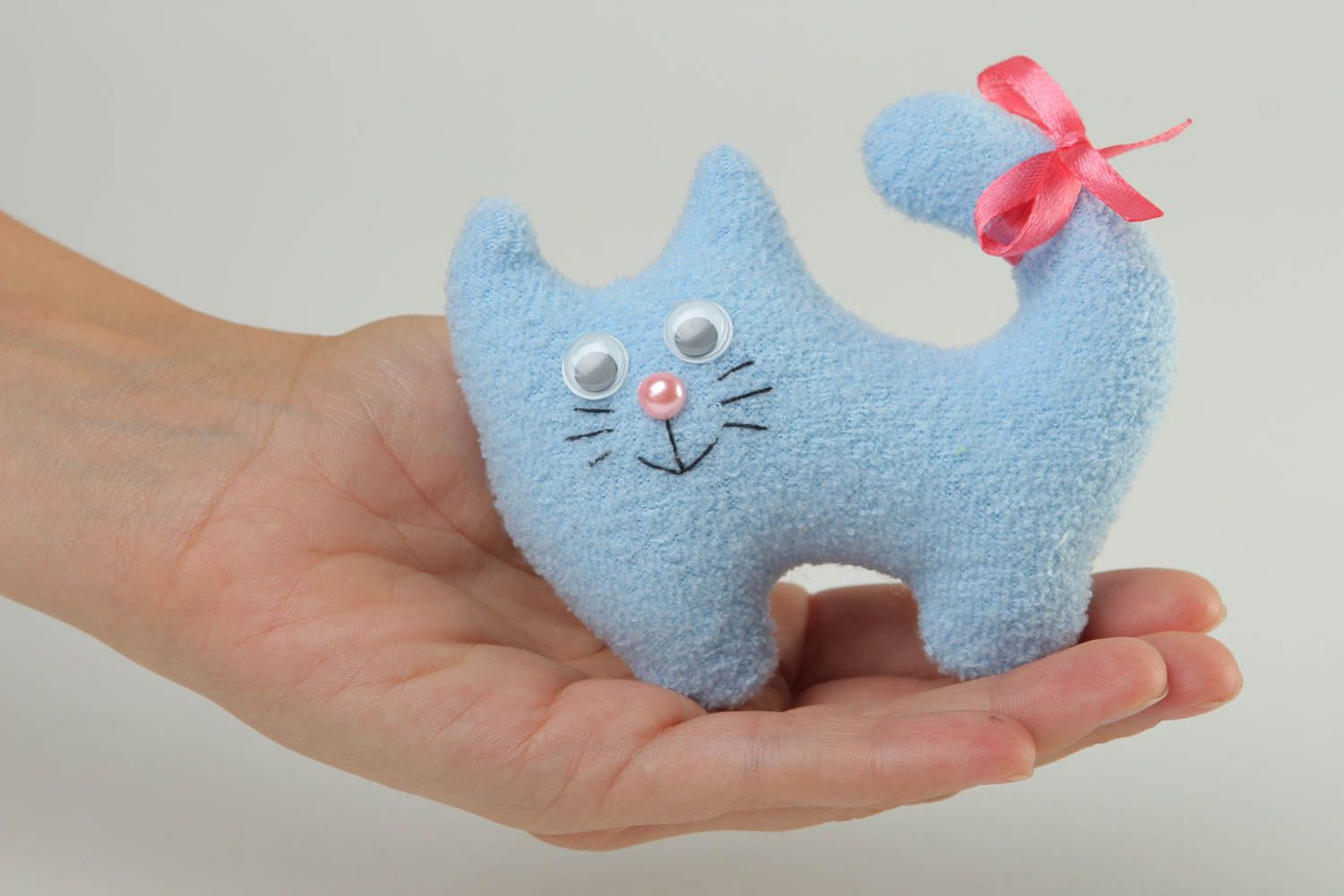 Мягкая игрушка кошка ручной работы голубая игрушка для малыша игрушка животное фото 5