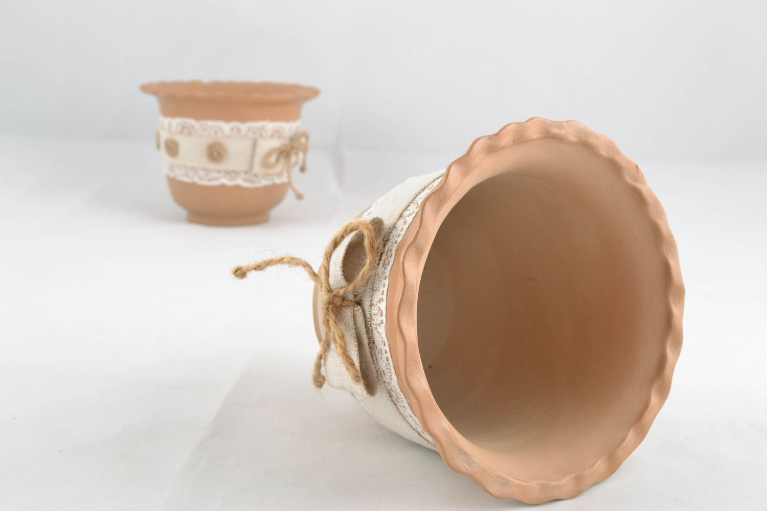 Pot de fleurs céramique avec dentelle fait main photo 5