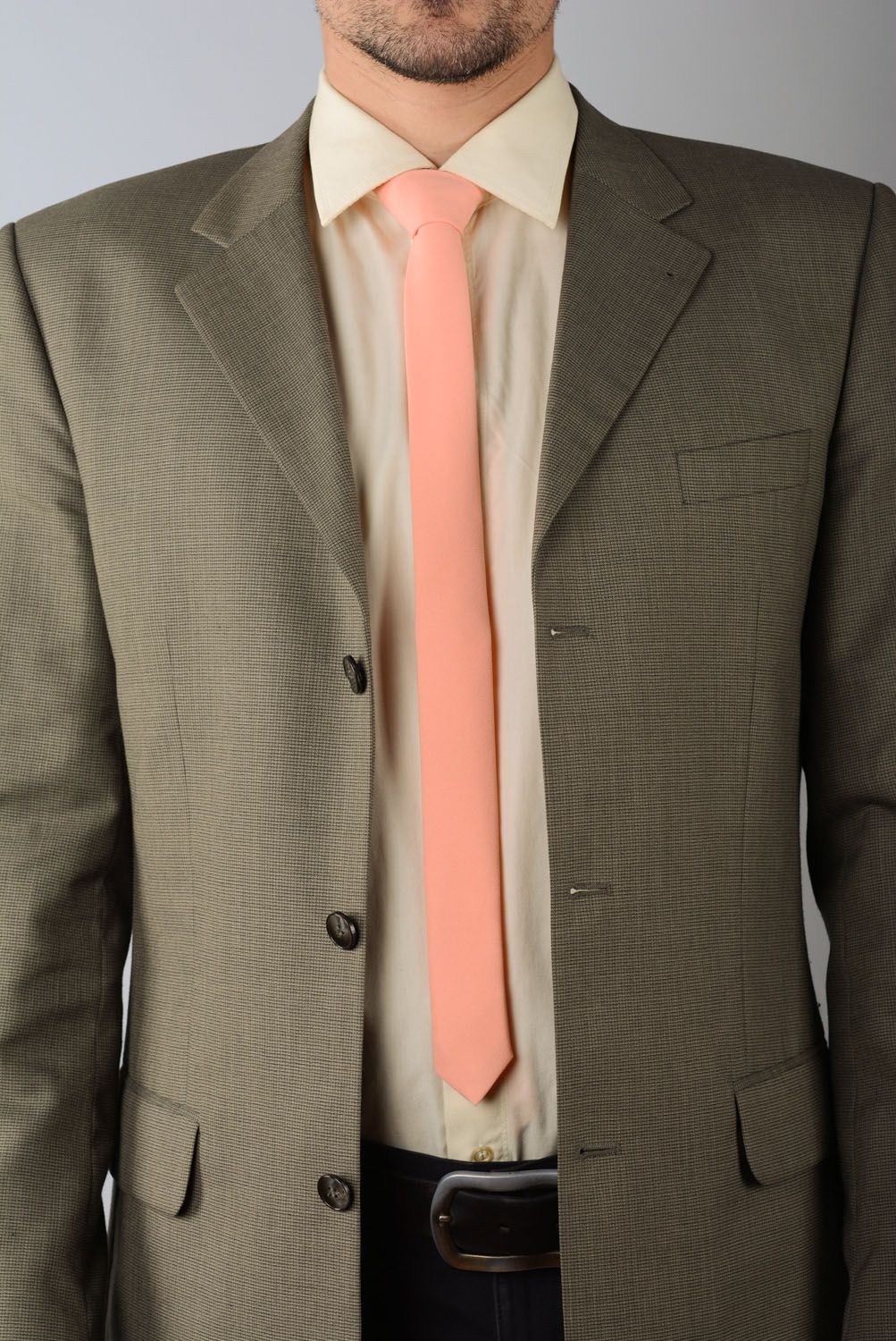 Персиковый галстук из габардина фото 1