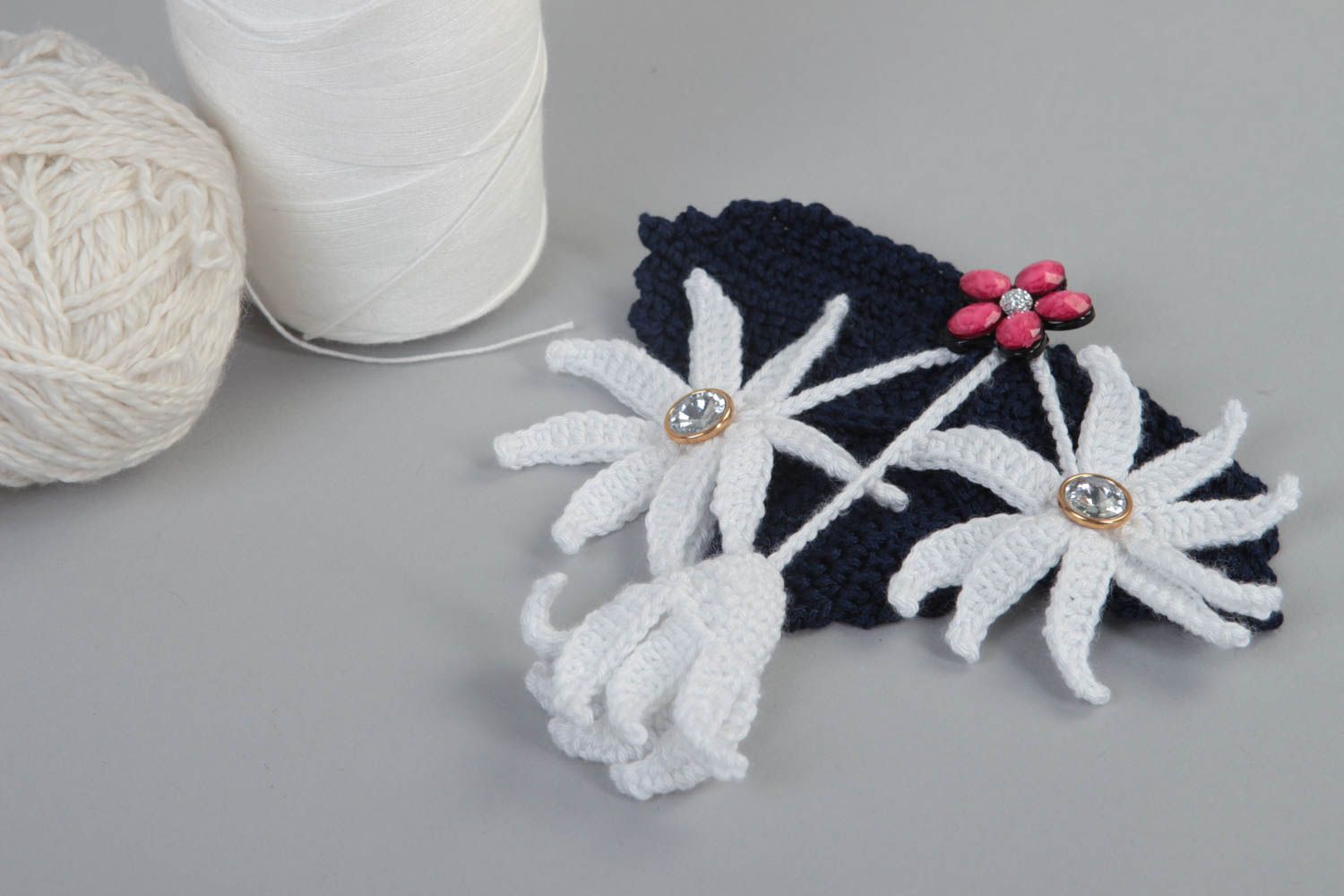 Handmade crocheted brooch stylish flower brooch female present textile accessory photo 1