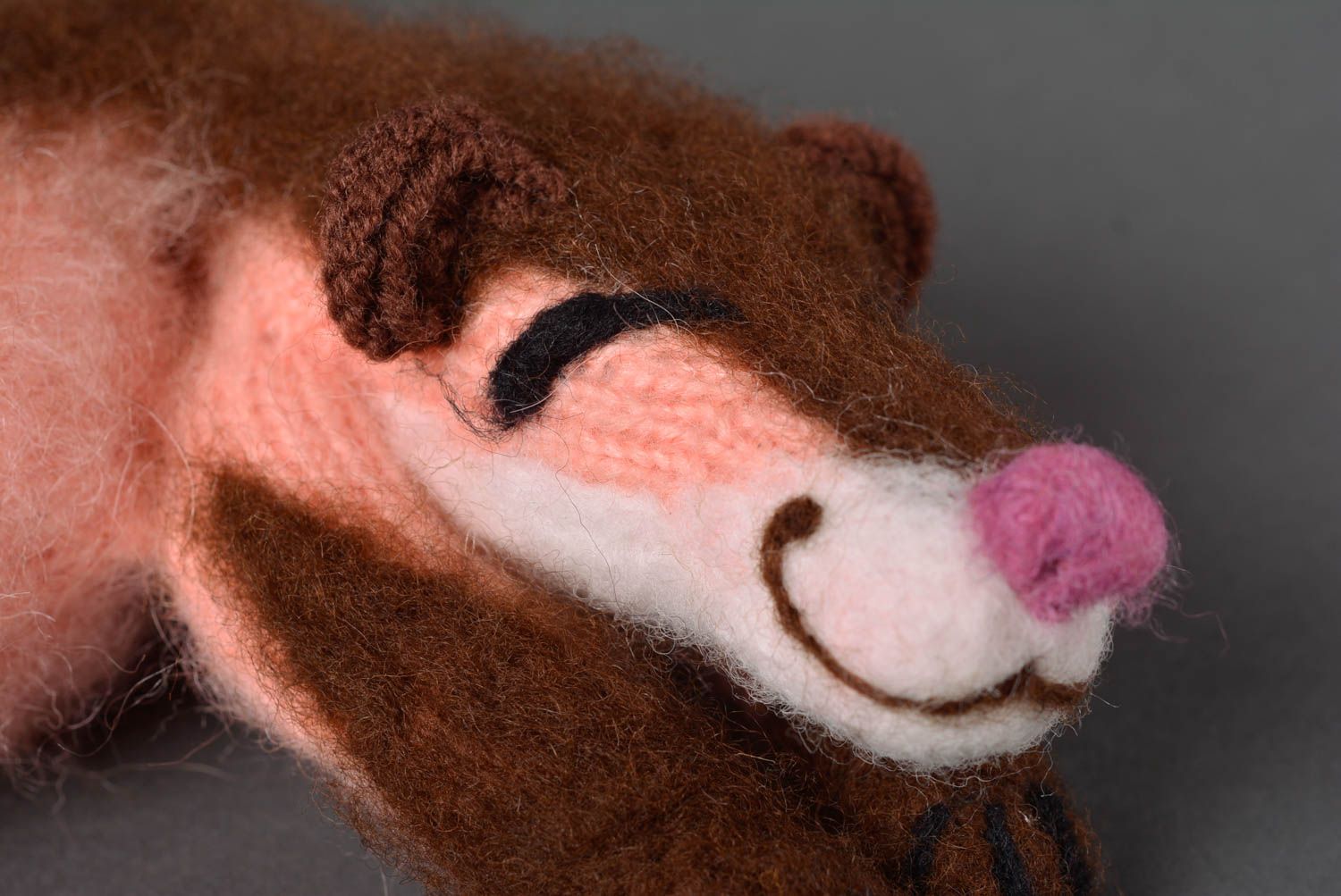 Peluche mangouste Jouet tricot en laine fait main Cadeau pour enfant original photo 2