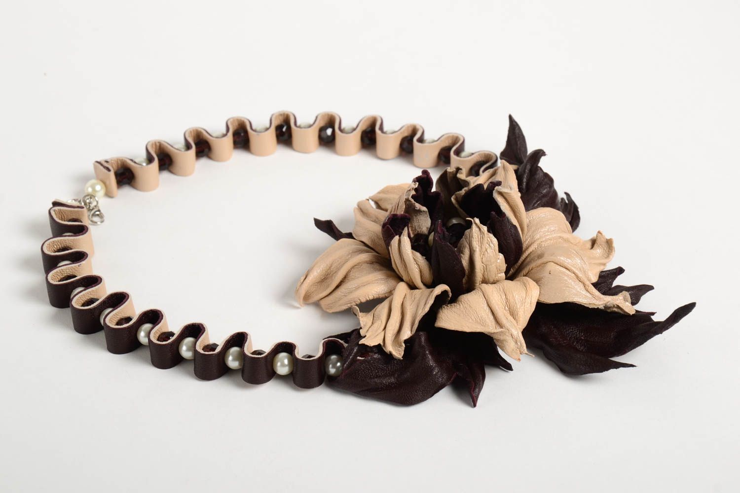 Handmade Leder Collier Modeschmuck Halskette Accessoire für Frauen mit Blume foto 5