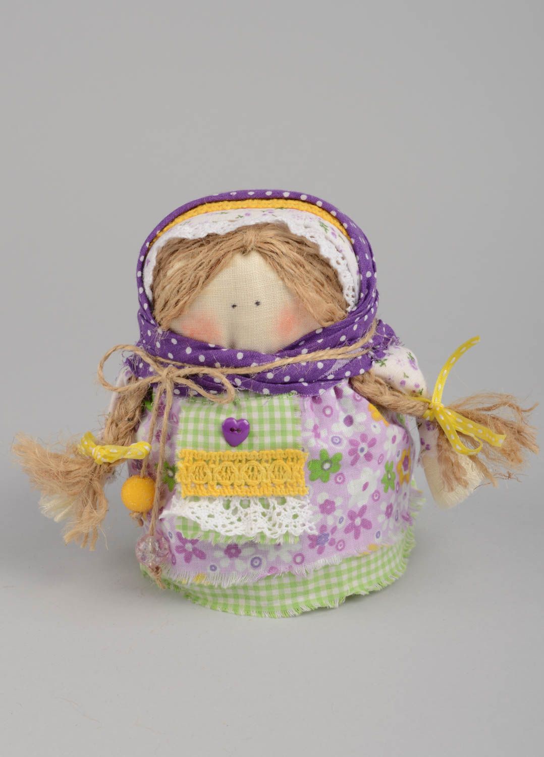 Amulett Ethno Puppe aus Textil mit Korn für Dekor künstlerisch handgeschaffen foto 2