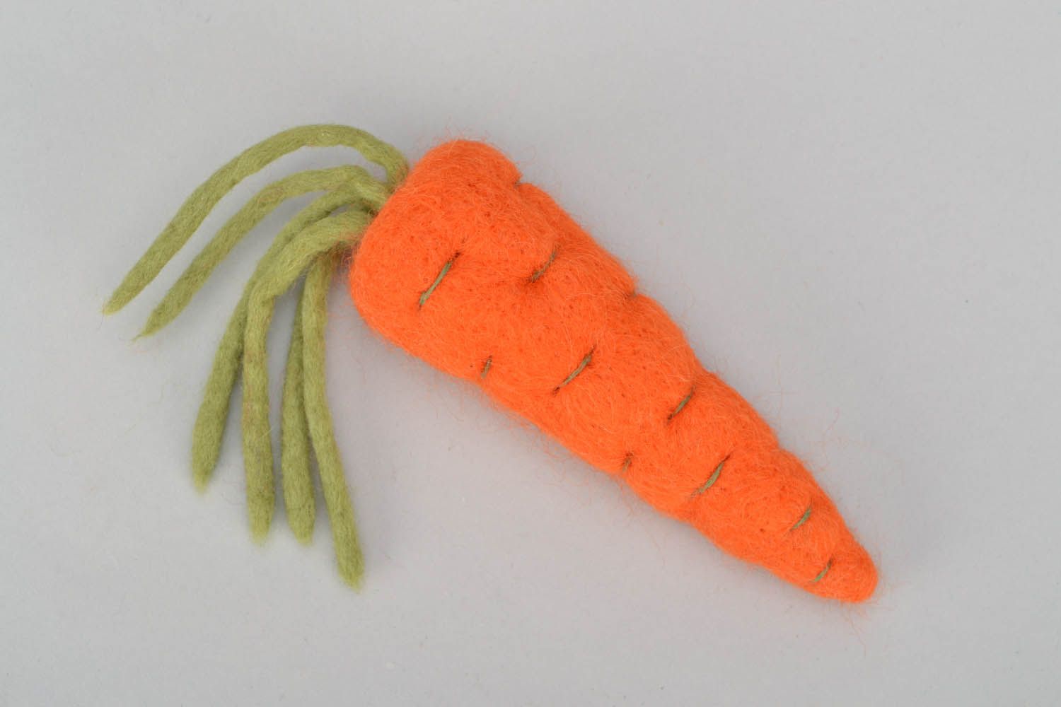 Мягкая игрушка из шерсти Морковь фото 3