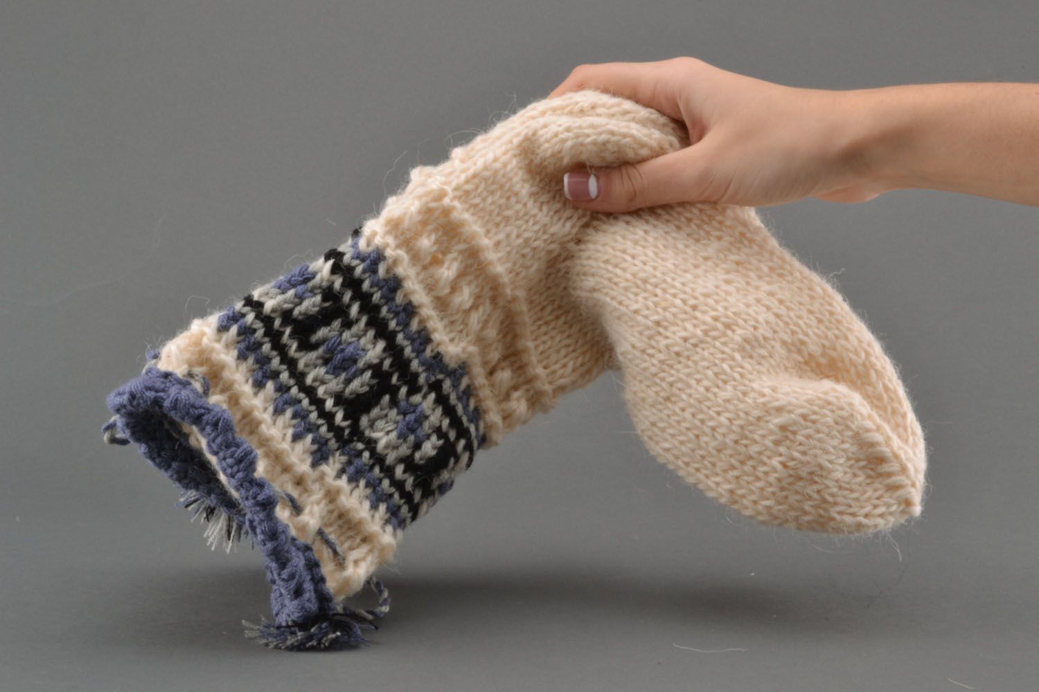 Calcetines de lana tejidos a mano Blancos con azul	 foto 1