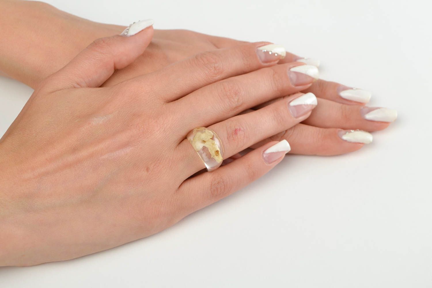 Кольцо ручной работы модное кольцо украшение из эпоксидной смолы прозрачное фото 2