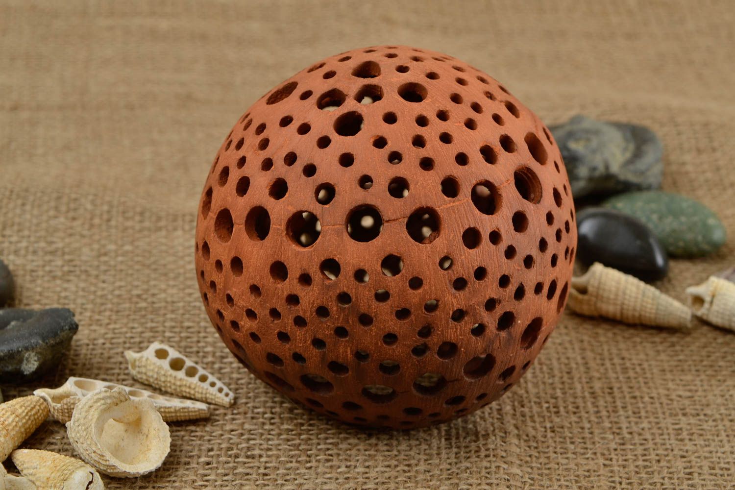 Tea light brown clay ball shaped candle holder 4,33 inches, 0,49 lb photo 1