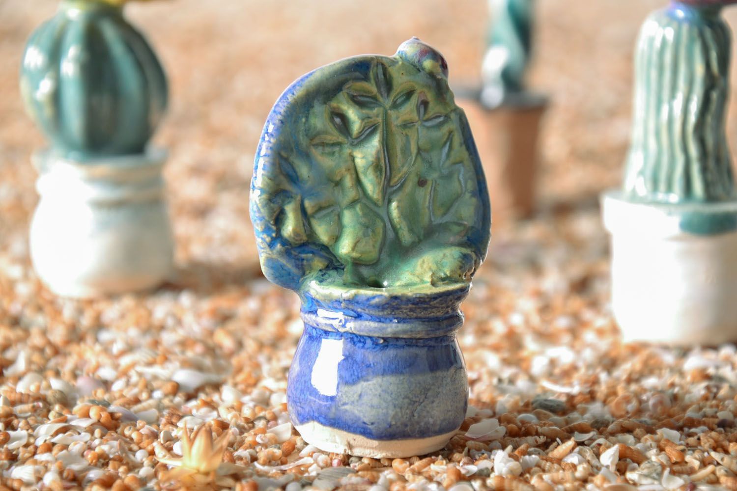 Collectible ceramic figurine photo 1