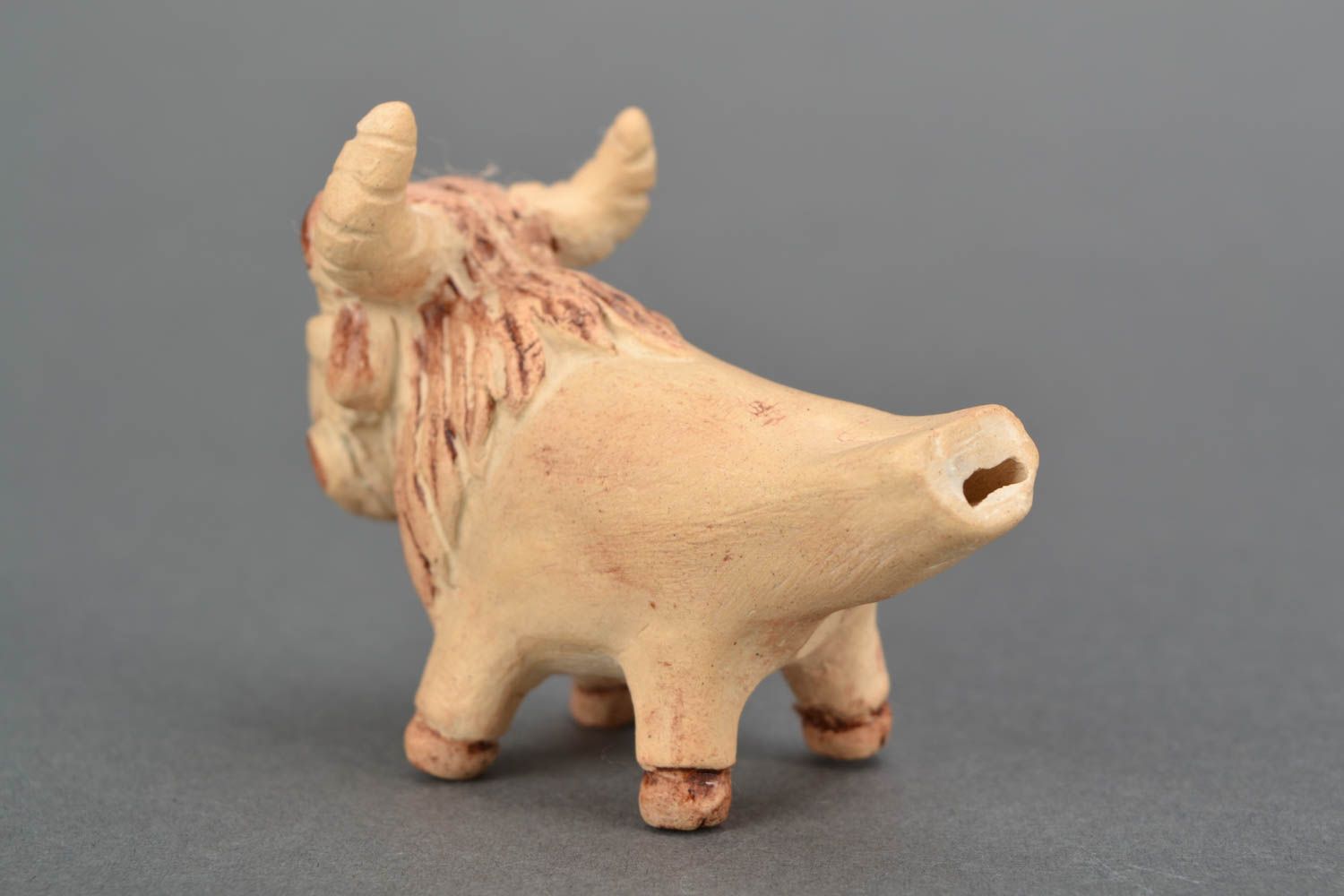 Clay penny whistle Bull photo 4
