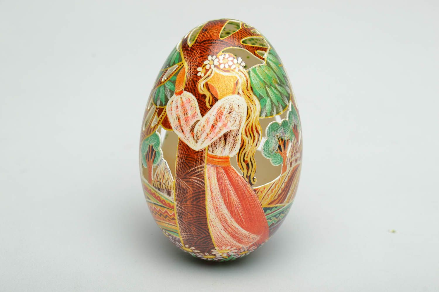 Huevo de Pascua artesanal en técnica de rasguño foto 2