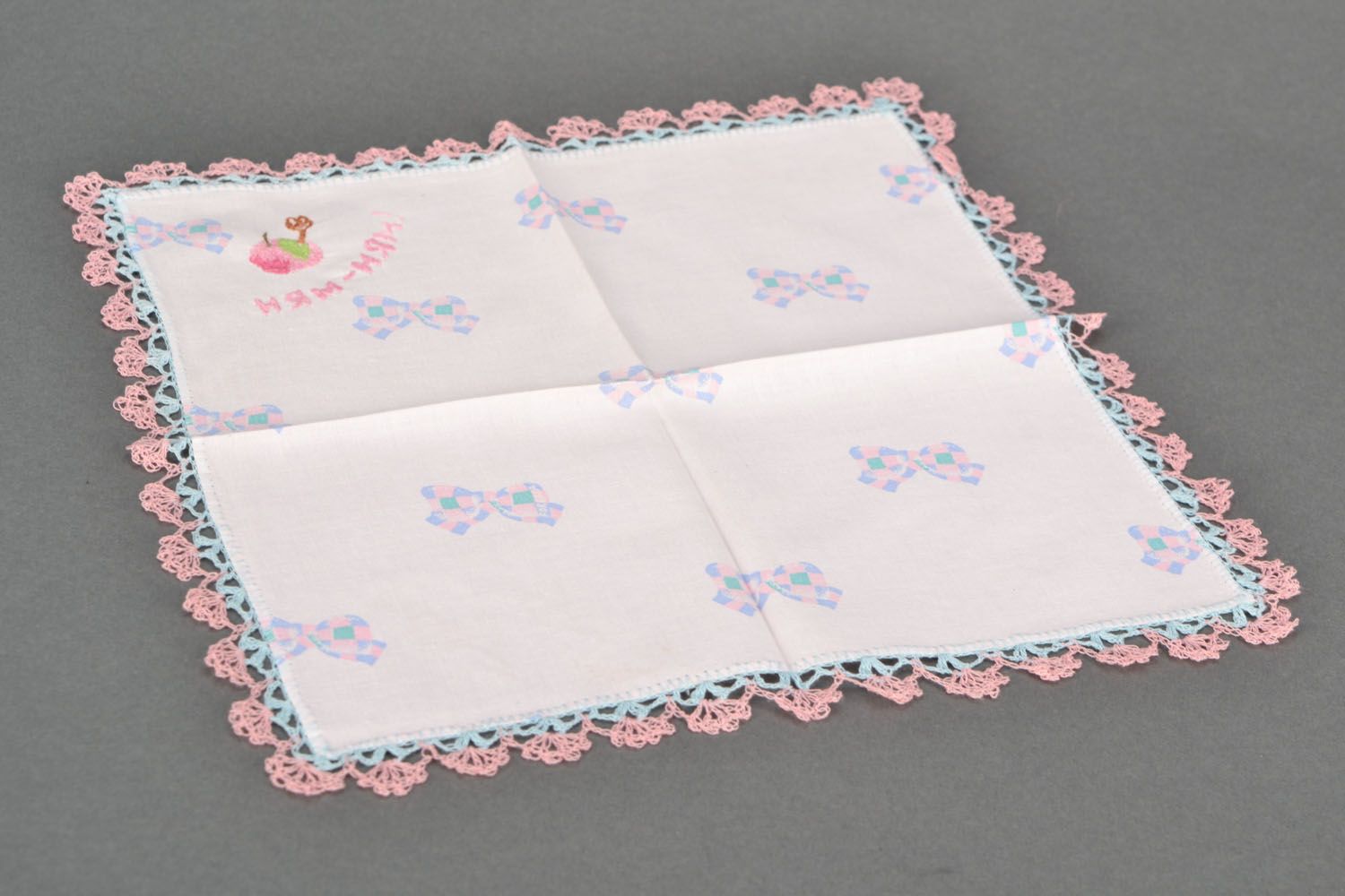 Child's handkerchief photo 2