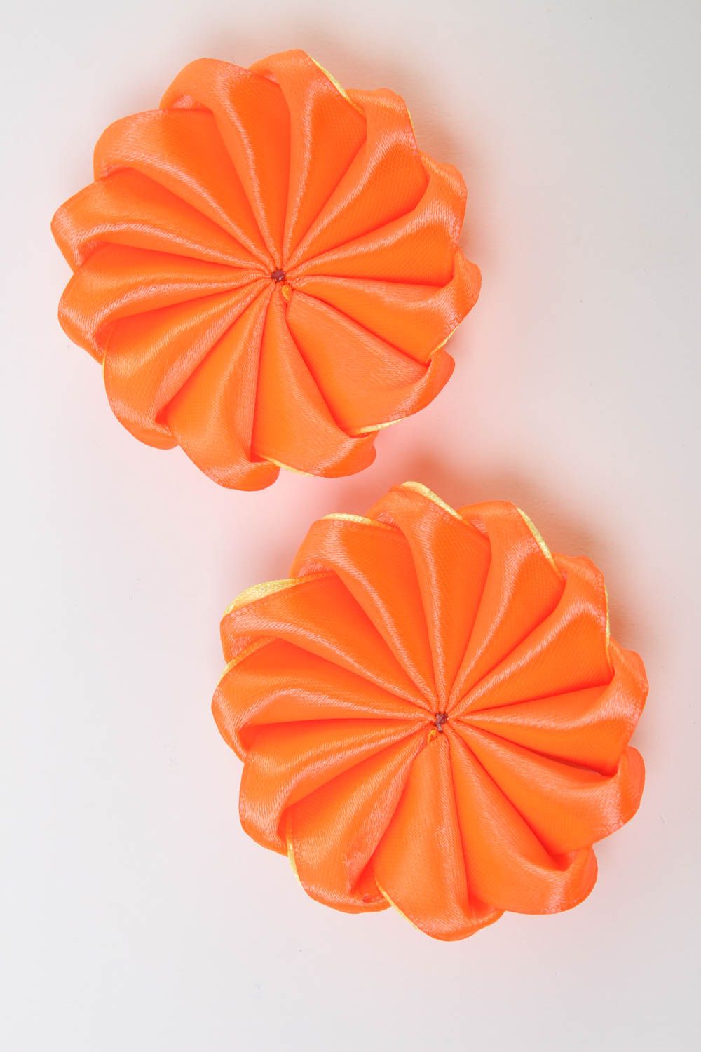 Componentes de bisutería hechos a mano regalo original flores de cintas naranjas foto 4