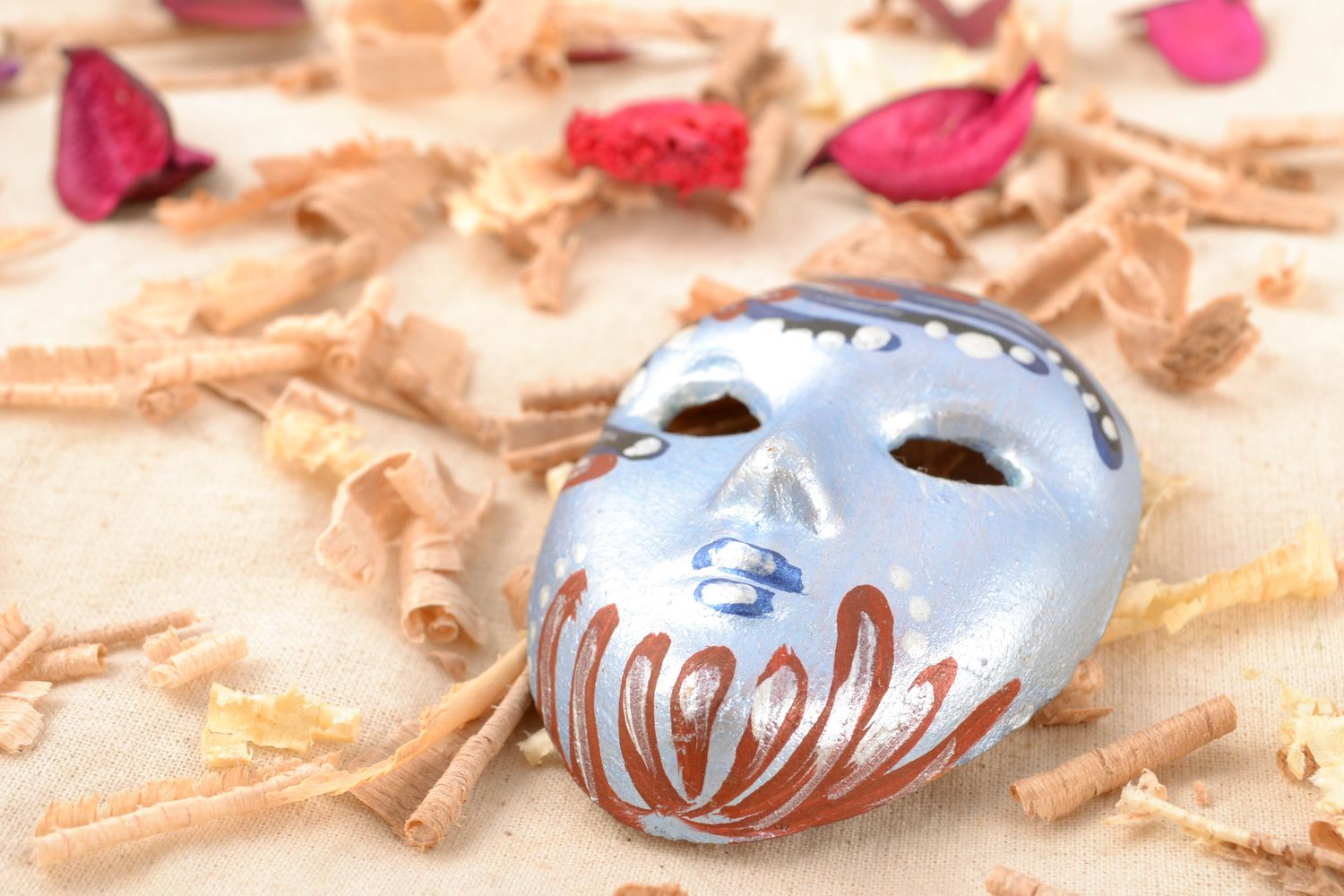 Декоративная маска в стиле Венецианского карнавала фото 2