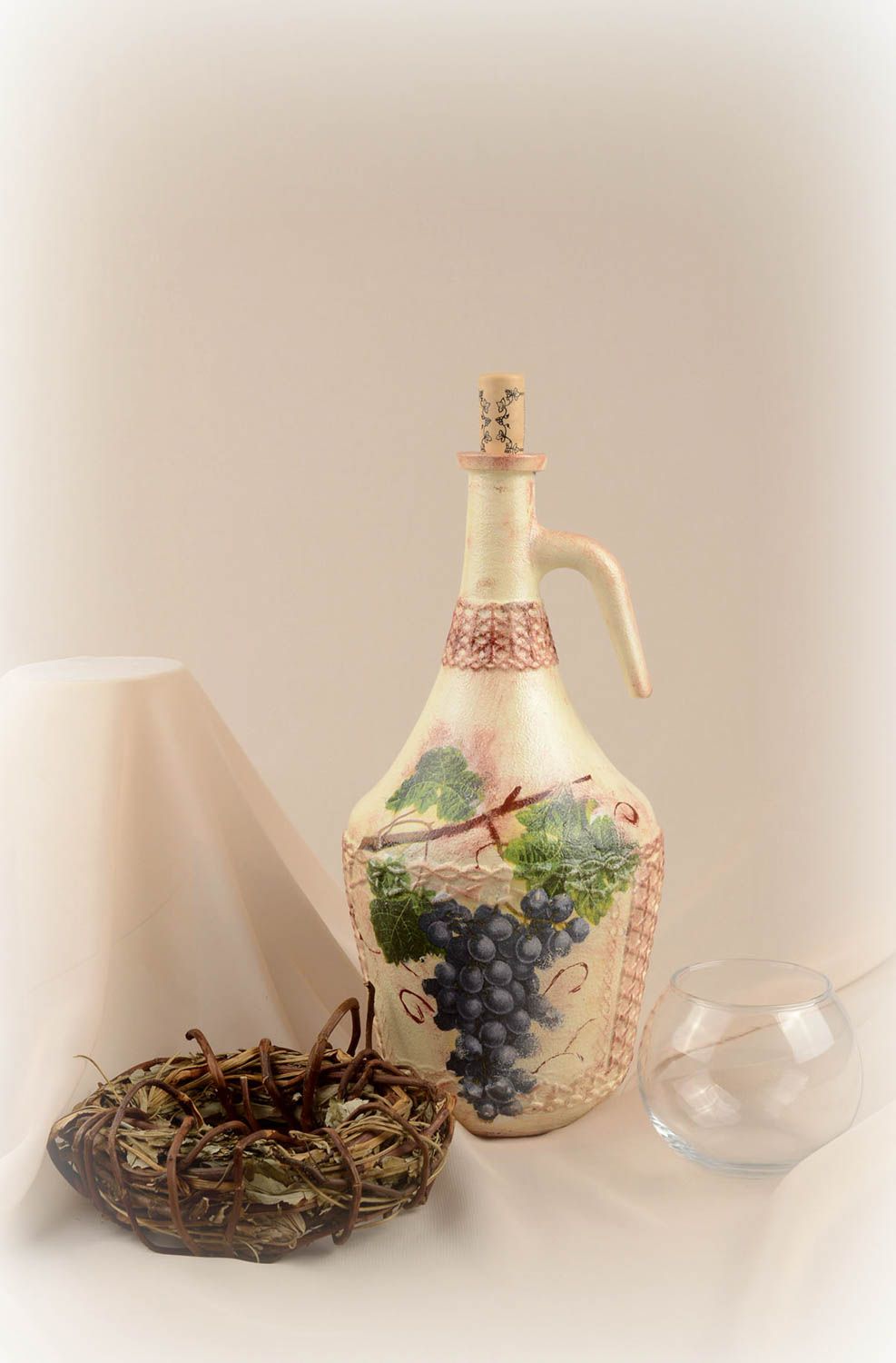 60 oz wine ceramic carafe with the hand-painted picture, handle and lid 12,2 inches 2,65 lb photo 5