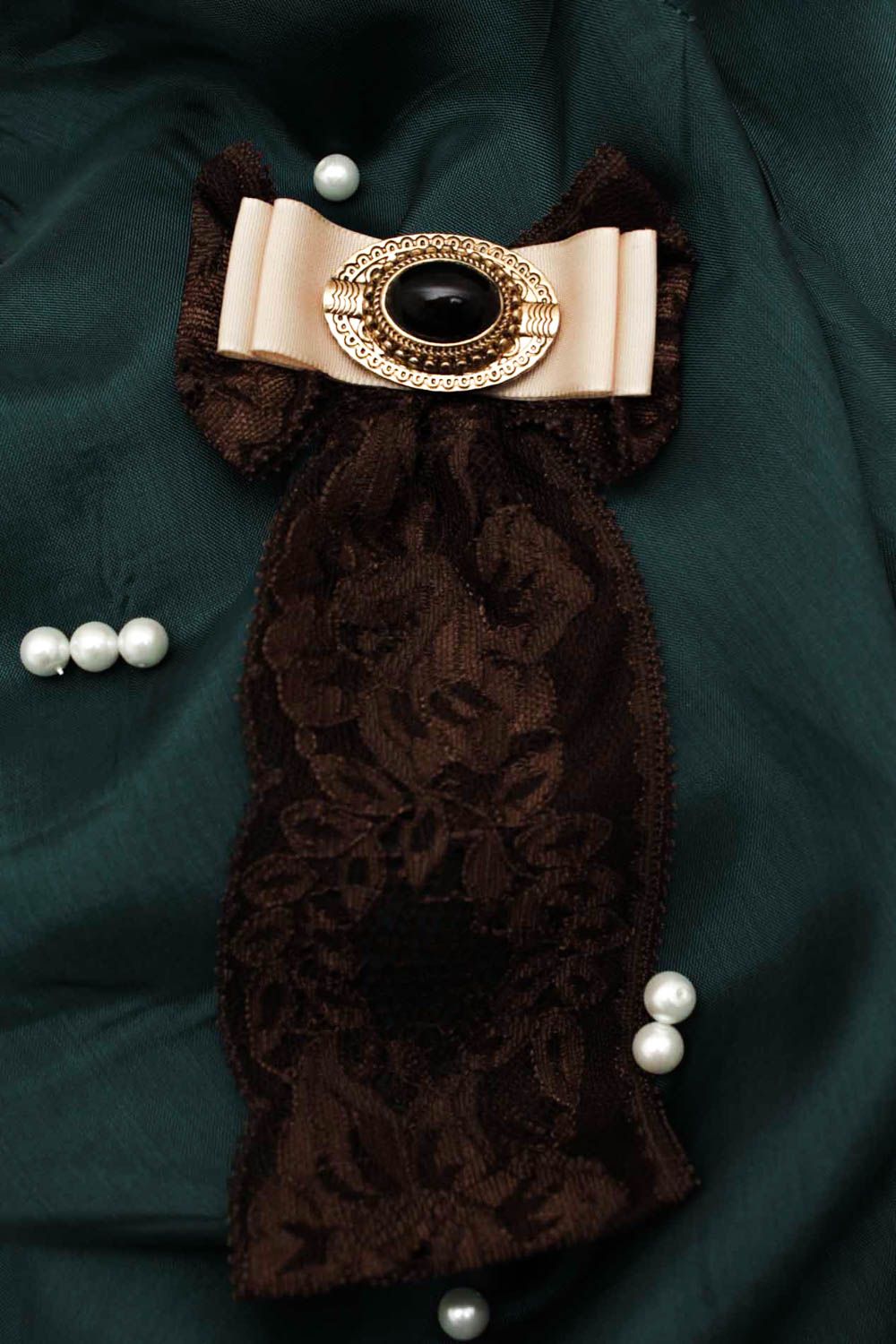 Broche textile faite main Accessoire femme dentelle satin Cadeau pour femme photo 1