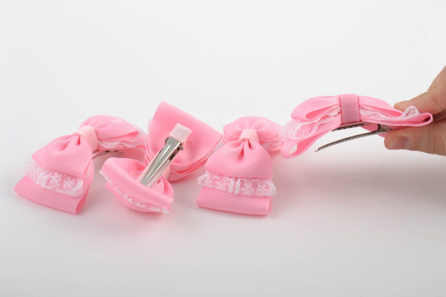 Розовый комплект заколок из лент ручной работы 2 пары нарядные для девочки фото 5