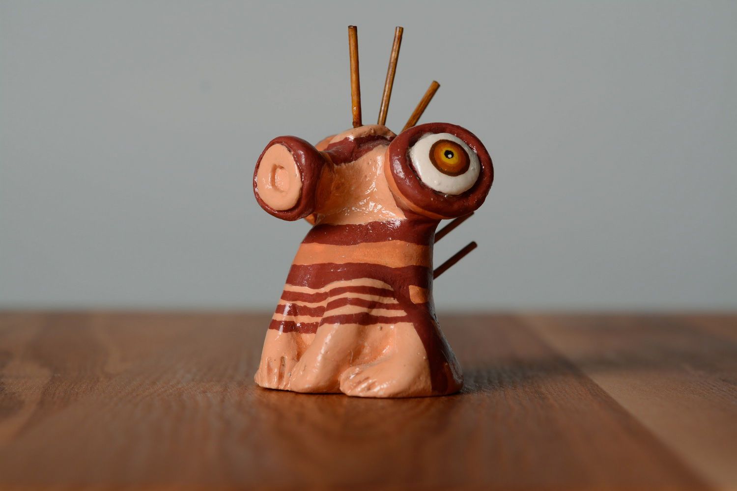 Figurine goblin en céramique photo 1