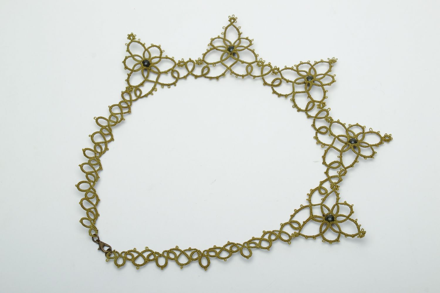 Tender green tatting necklace photo 4