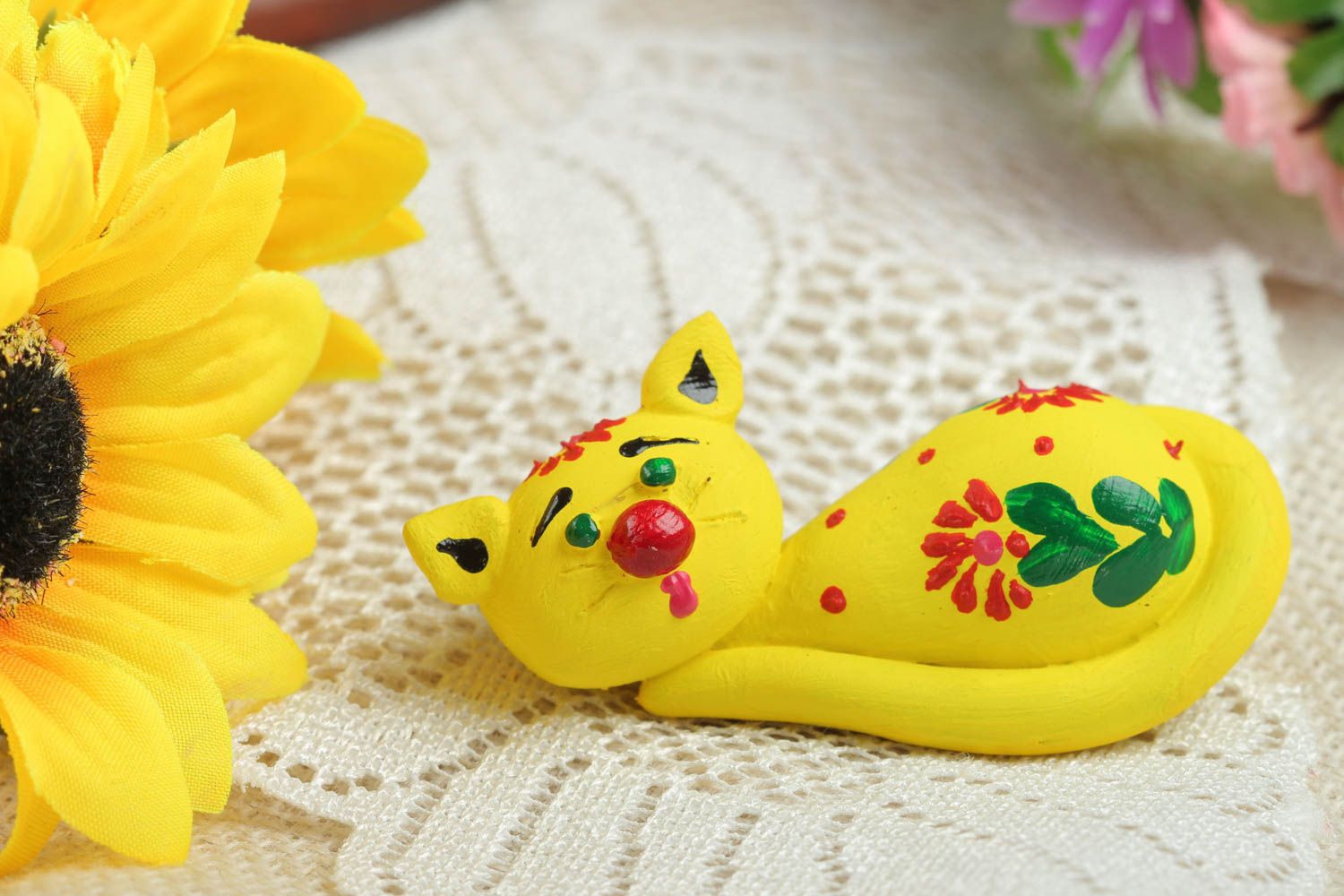Statuette décorative Figurine fait main chat jaune avec peinture Déco maison photo 1