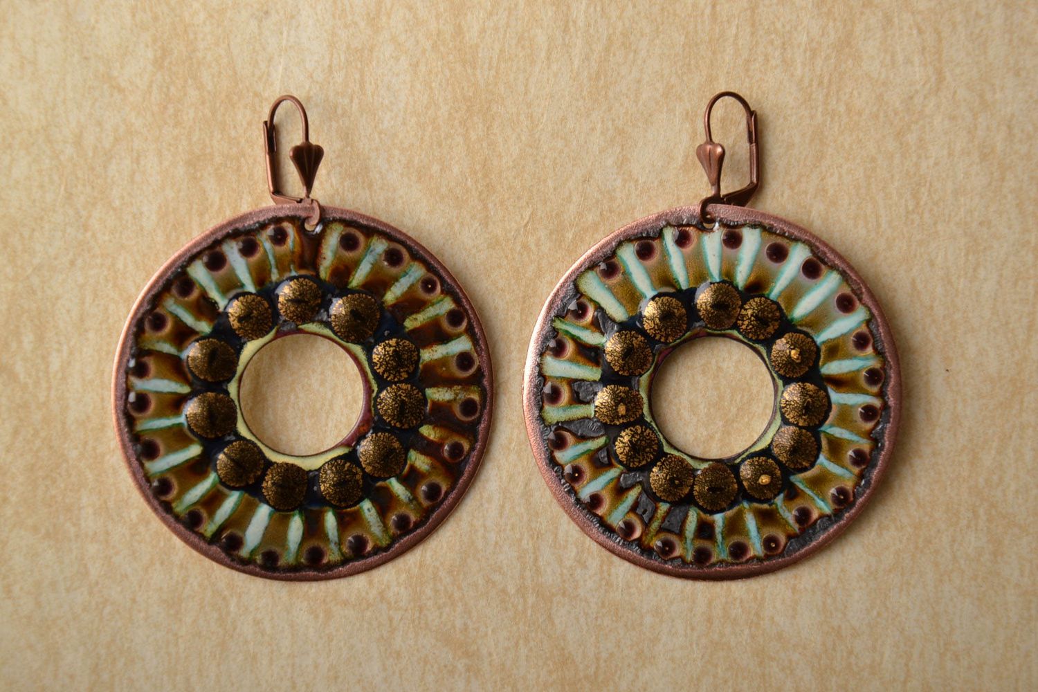 Runde Ohrringe aus Kupfer foto 1