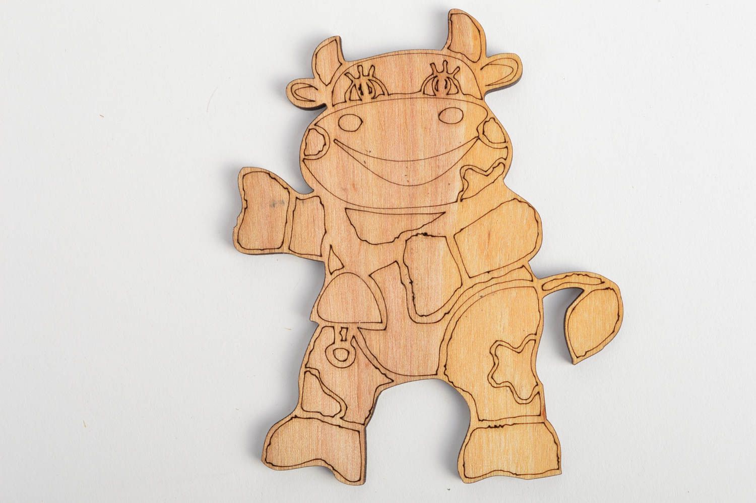 Sujet à décorer en bois brut fait main figurine vache plate pour serviettage photo 2