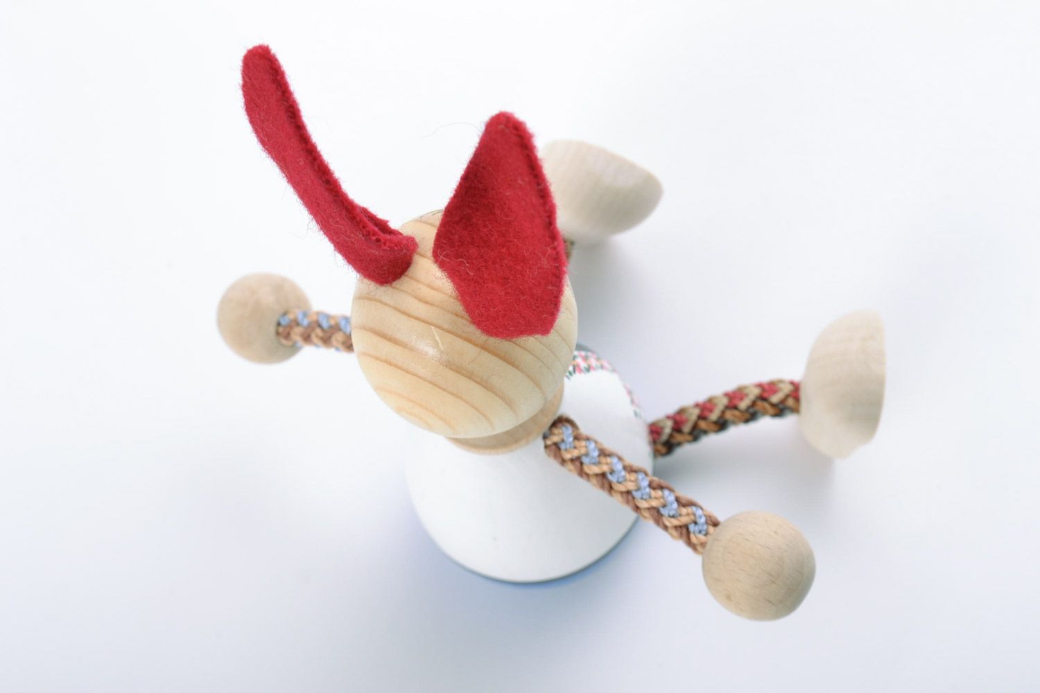 Handmade bemaltes Holz Spielzeug Hase mit langen Ohren Geschenk für Kind  foto 4