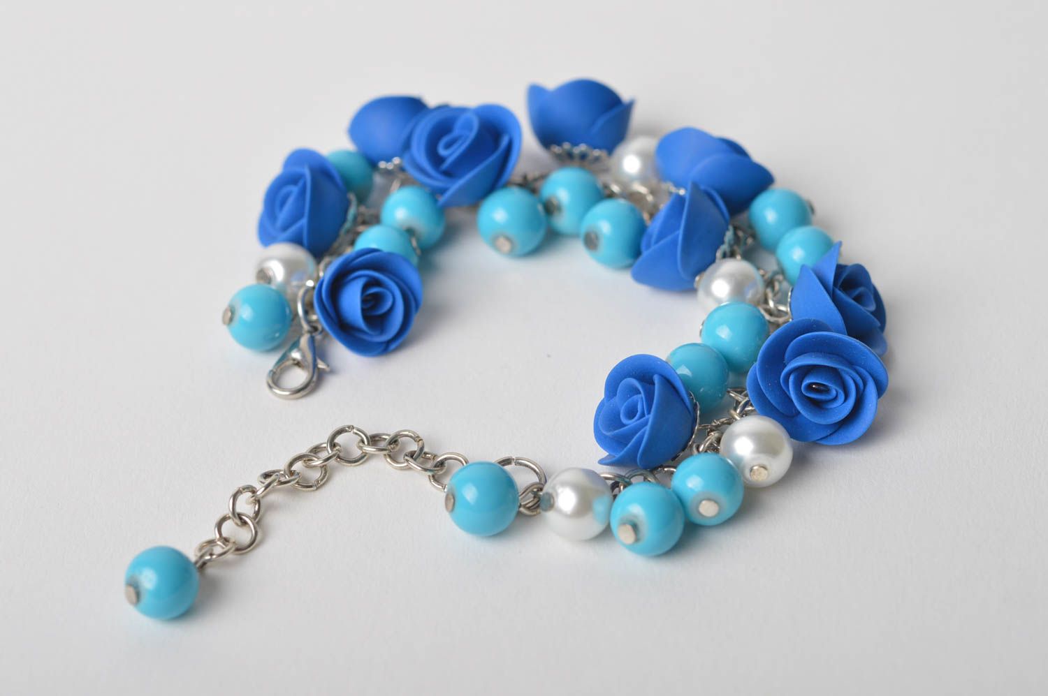 Bracelet avec fleurs bleues Bijou fait main pâte polymère Cadeau pour femme photo 5