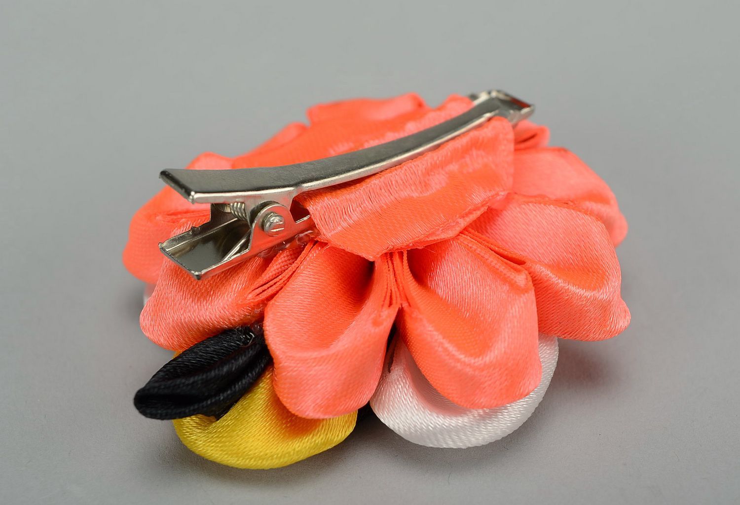 Decorative barrette made from satin ribbons photo 2