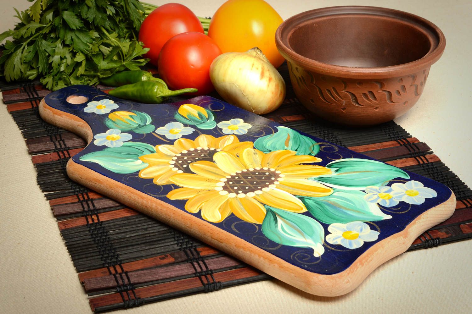 Tabla de madera para cortar artesanal y pintada menaje de cocina regalo original foto 1
