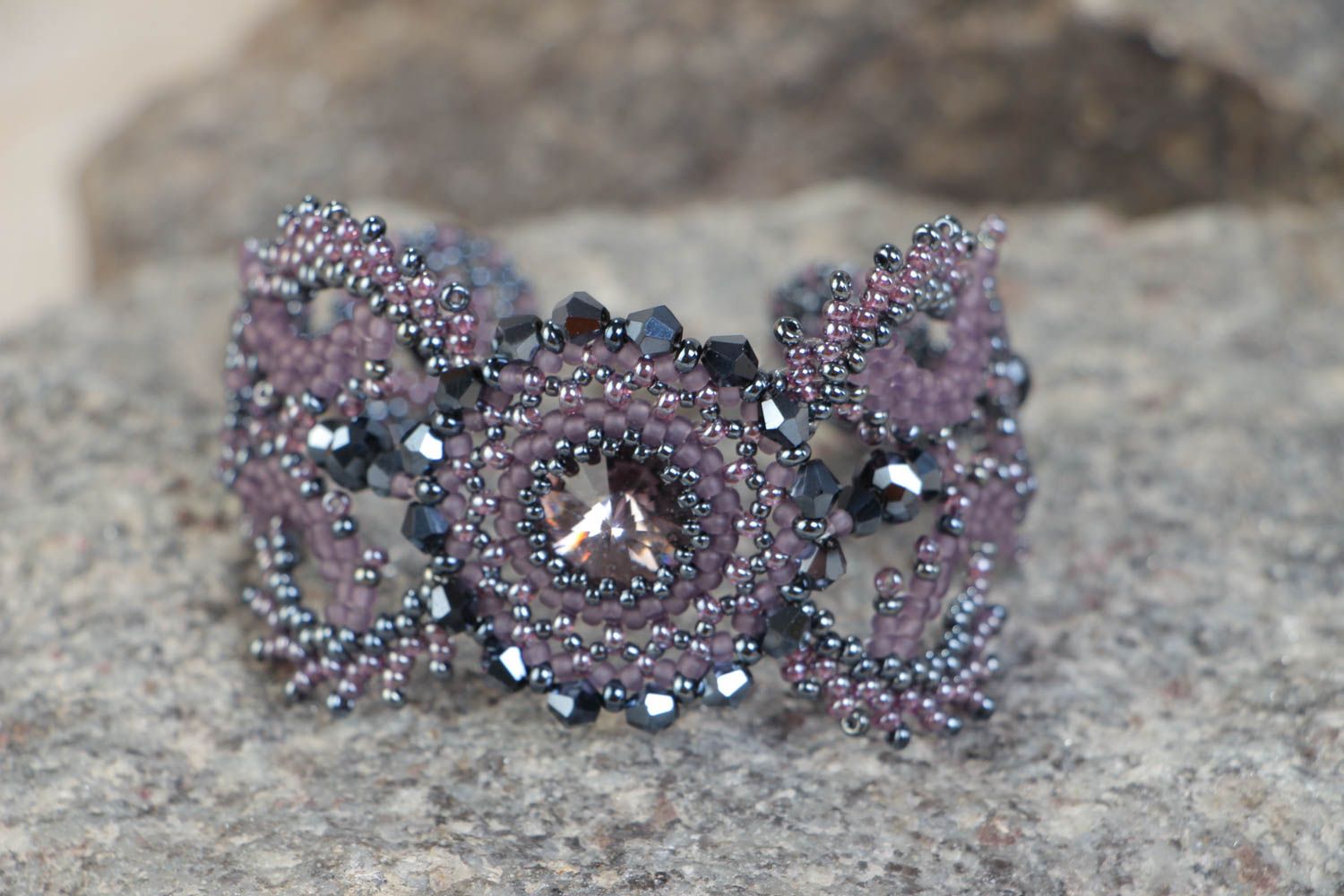 Bracelet fait main en perles de rocailles avec cristaux design original photo 1