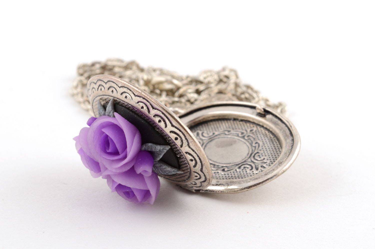 Oval handmade stylish pendant made of polymer clay on long chain Roses photo 4
