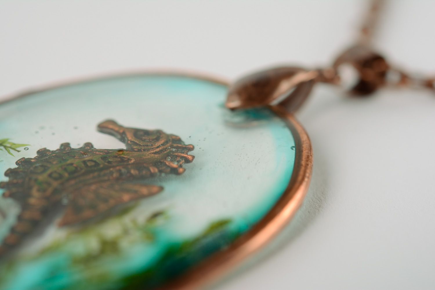 Copper neck pendant with moss coated with epoxy resin with long chain photo 4