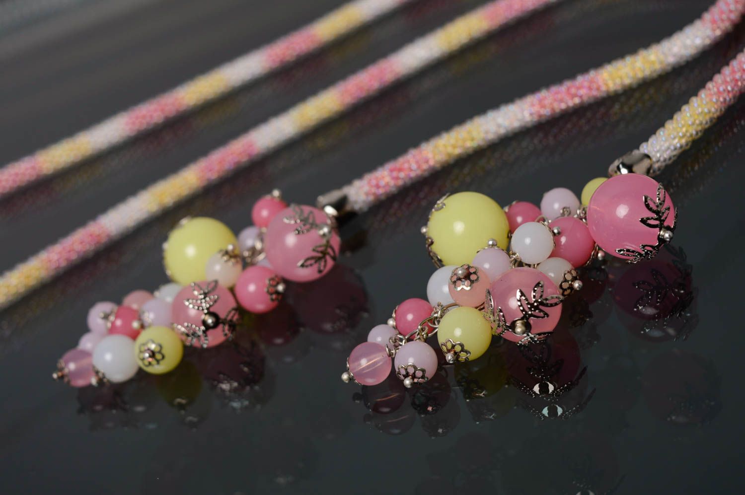Beaded lariat necklace Candy Dots photo 2