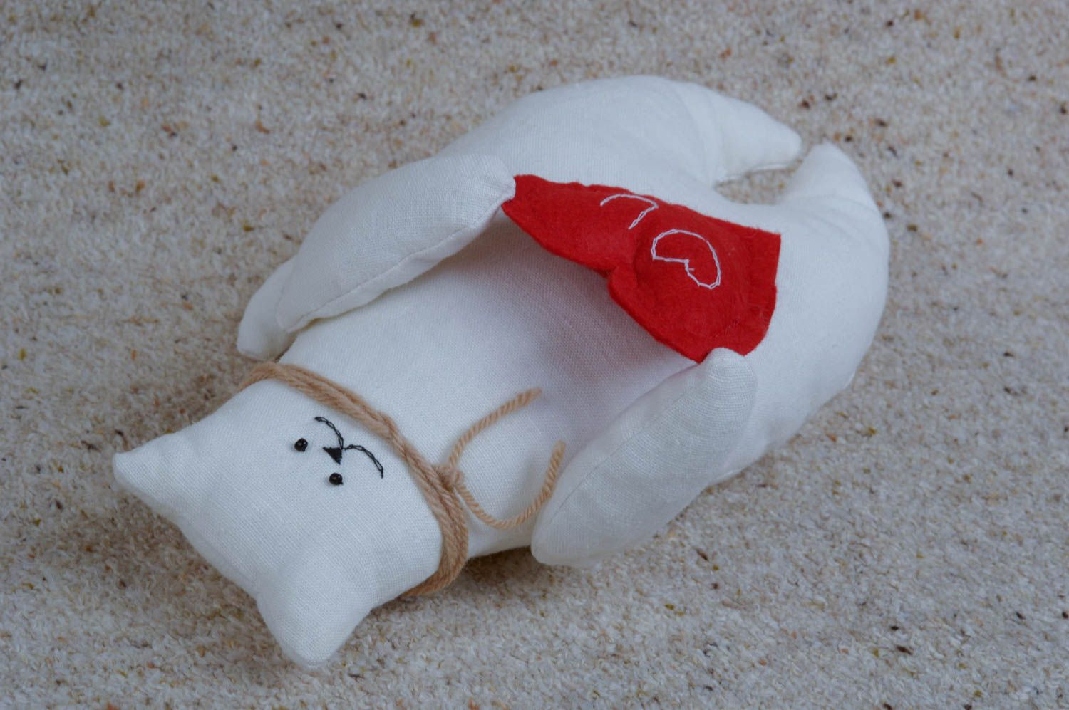 Peluche chat blanc faite main Jouet en tissu de lin Cadeau original romantique photo 3