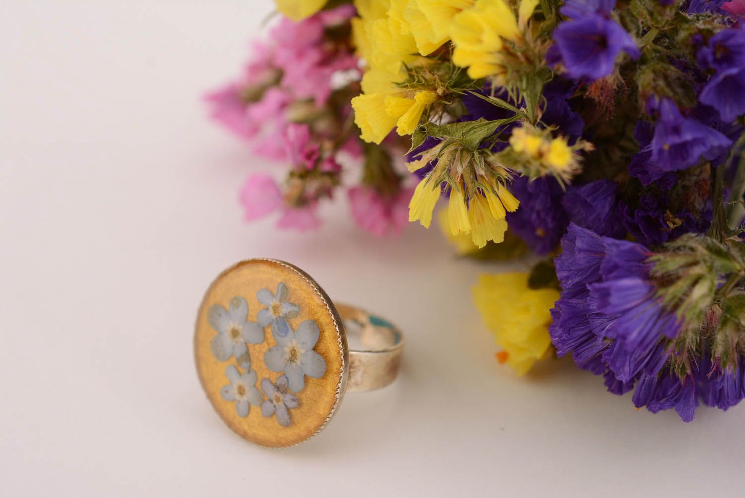 Anello da donna fatto a mano anello bello accessori originali resina epossidica foto 1