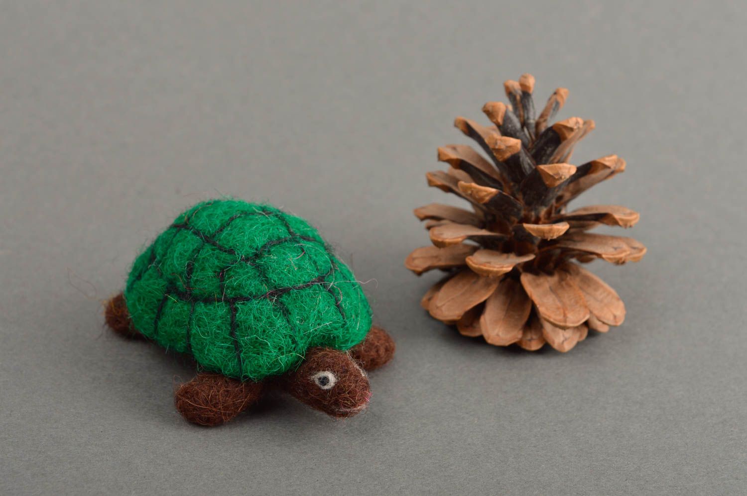 Peluche tortue fait main Jouet en laine Cadeau enfant original Déco de chambre  photo 1