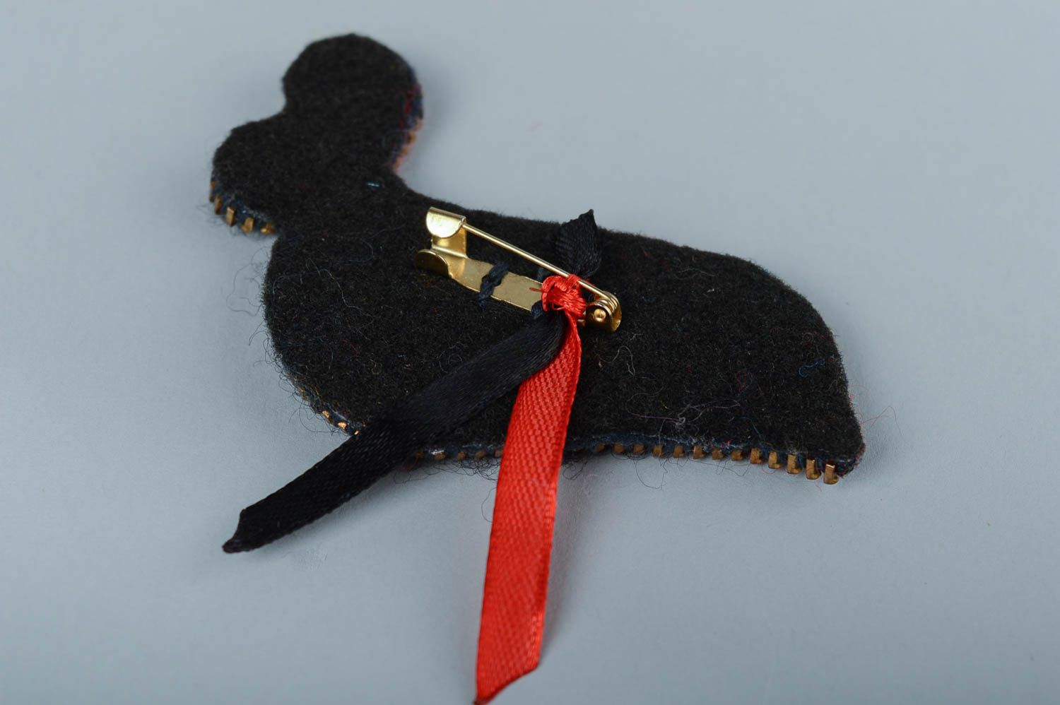Woolen beautiful brooch handmade stylish brooch female unusual accessory photo 4