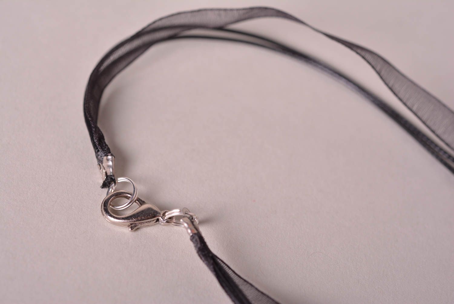 Halskette mit Anhänger handgefertigt Soutache Schmuck Frauen Geschenk schwarz foto 4