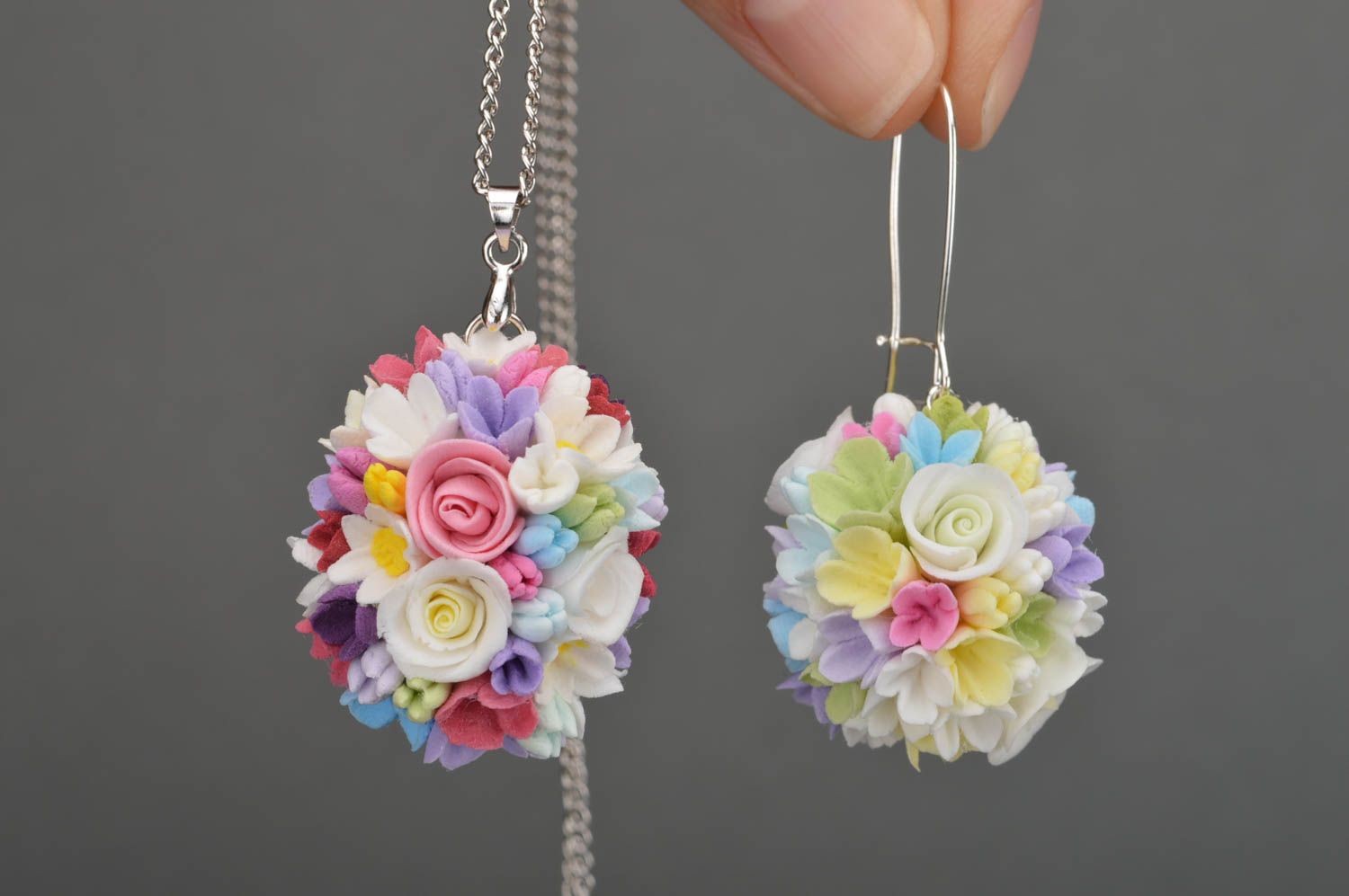 Handmade designer jewelry set beautiful flower earrings and pendant on chain photo 3