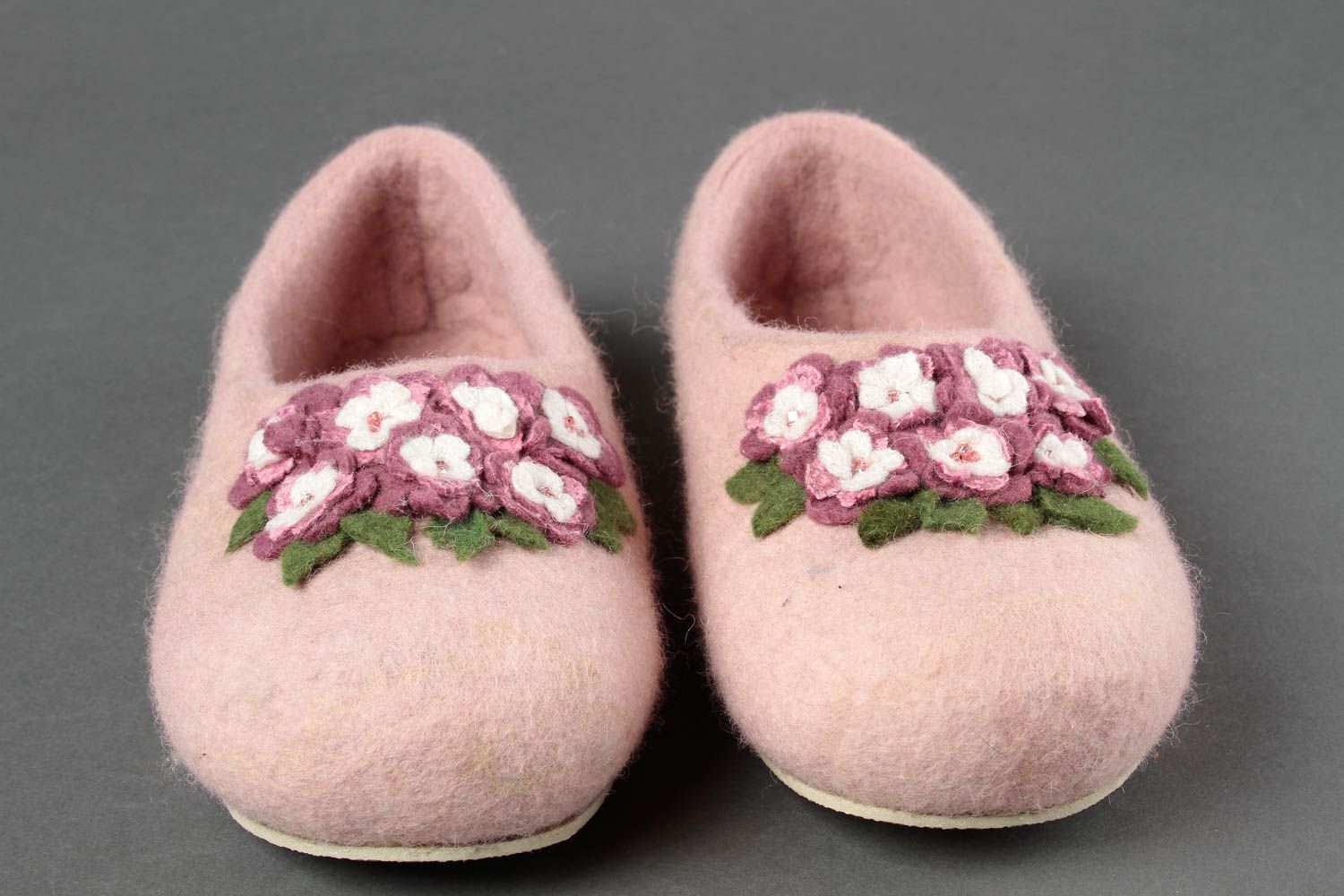 Handmade felted slippers home woolen slippers with flowers stylish present photo 3
