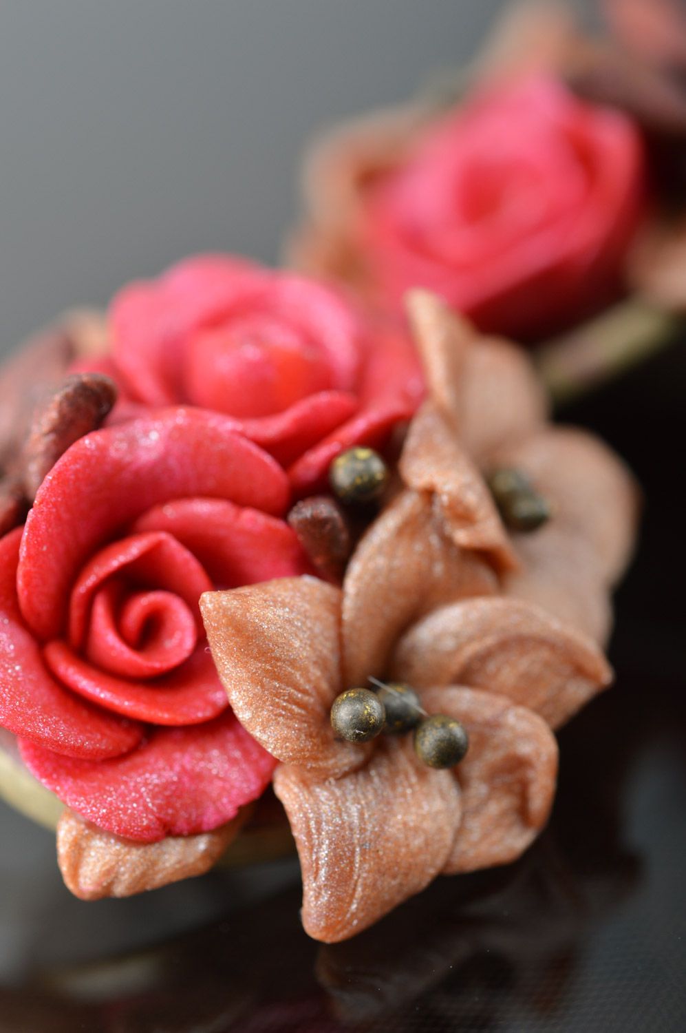 Крупные серьги подвески цветы из полимерной глины ручной работы для девушки фото 4
