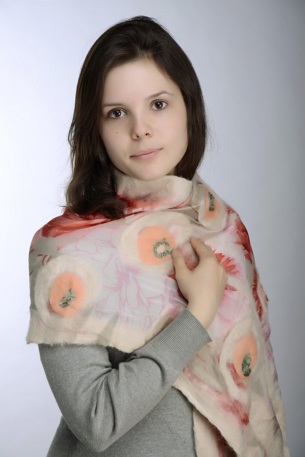 Scarf made from silk and wool Begie flowers photo 5