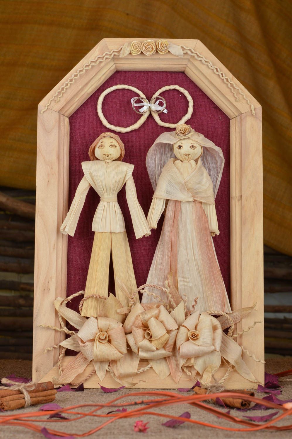Cadre avec figurines en feuilles de maïs fait main cadeau original Mariage photo 1
