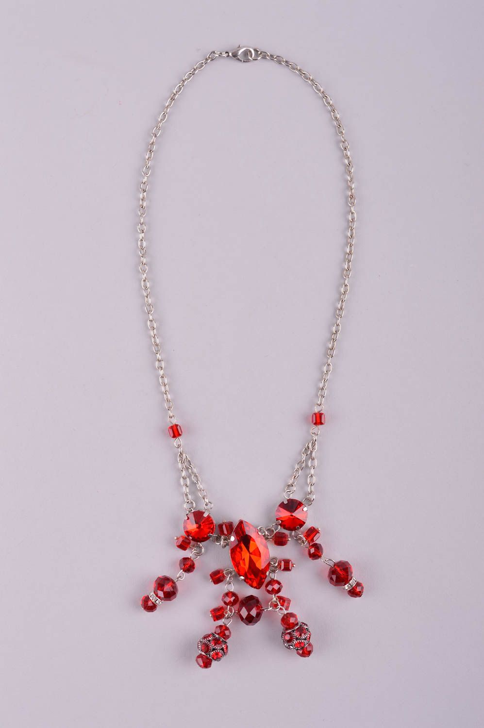 Collier fantaisie Bijou fait main rouge en perles fantaisie Accessoire femme photo 2