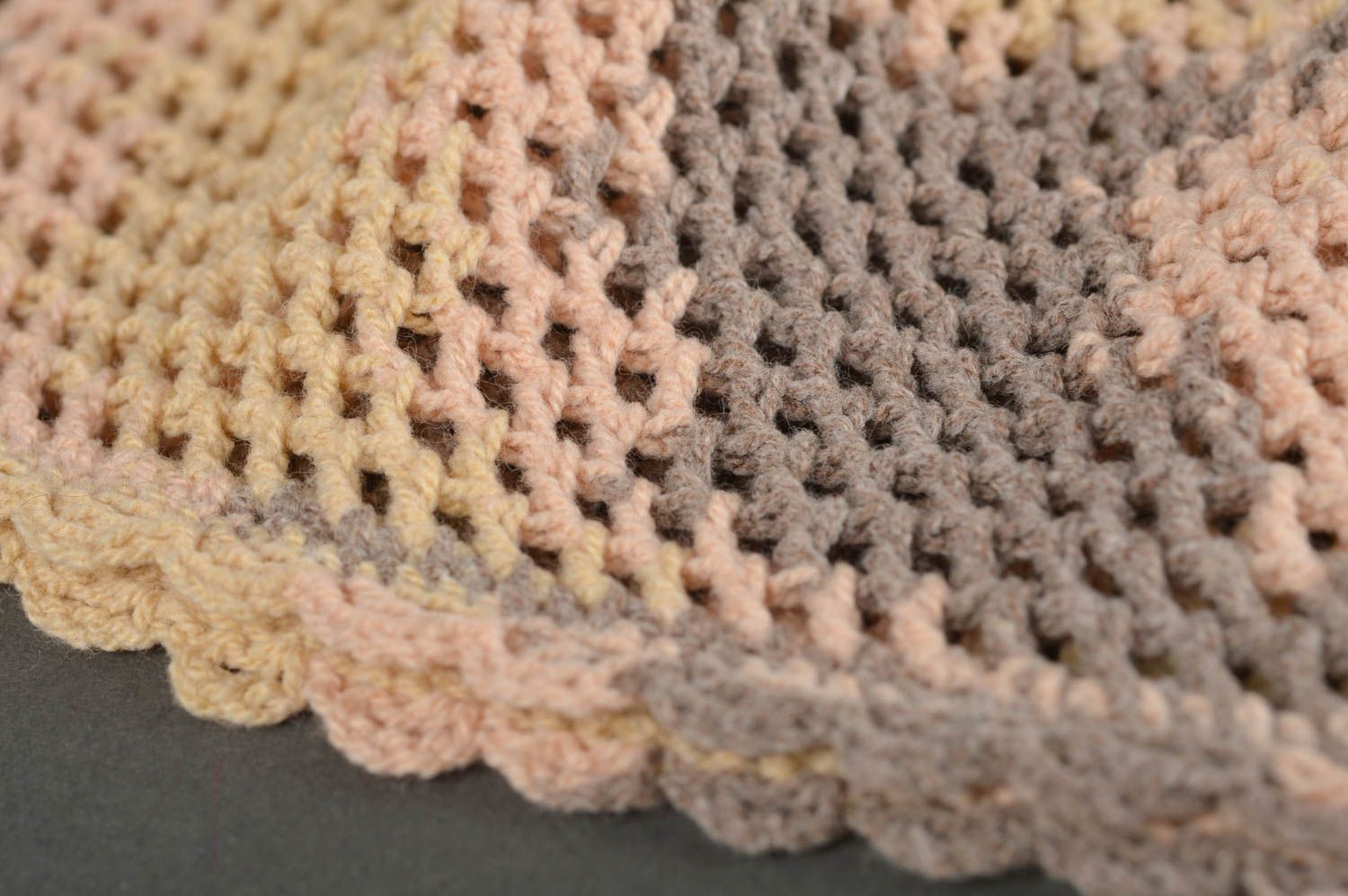 Bonnet tricot fait main Chapeau au crochet design léger kaki Vêtement enfant photo 4