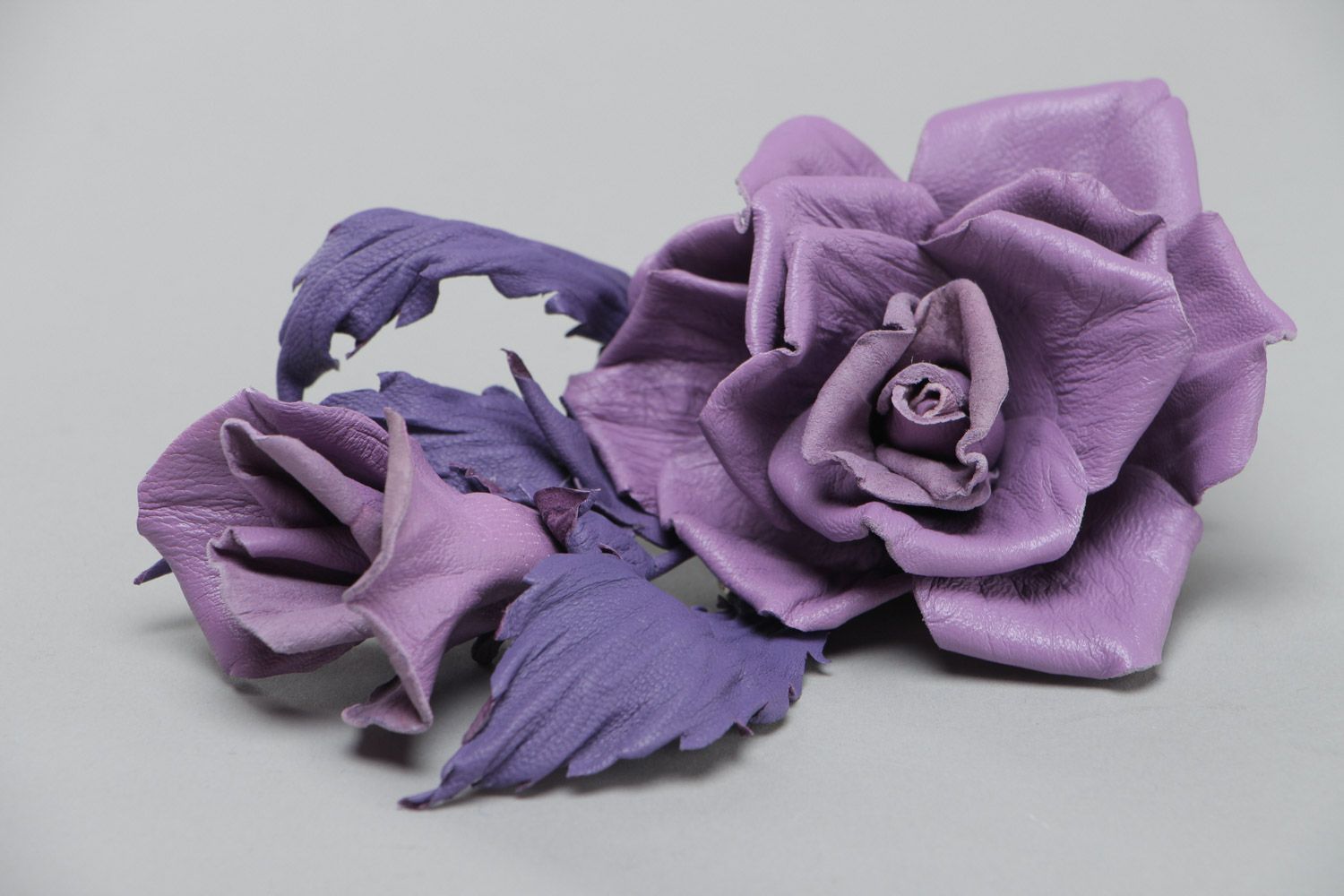 Handmade beautiful brooch made of leather in the form of large purple rosebuds  photo 3